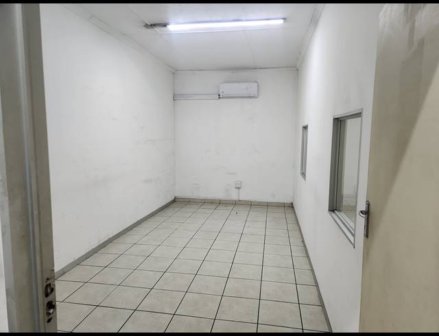 450M² WAREHOUSE TO LET IN WADEVILLE